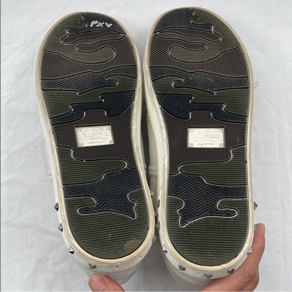 Valentino Garavani White Leather Sneakers. EU 38.5. - Picture 10 of 11